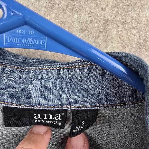 A.N.A Womens Denim Long Sleeve Button-Down Shirt With Stud Accents Size S Cotton - Picture 5 of 5